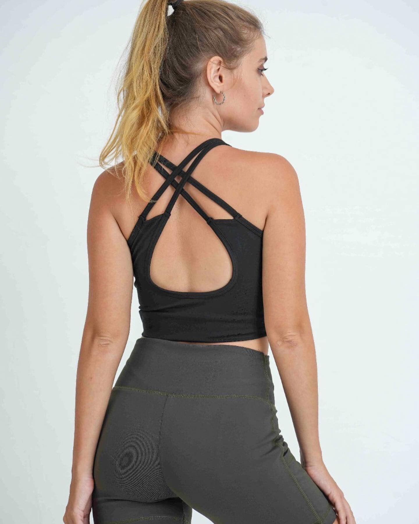 Double Pocket Detailed Stretchy Short